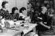 1944-1945. Сотрудники библиотеки разбирают библиотечный фонд.jpg.jpg